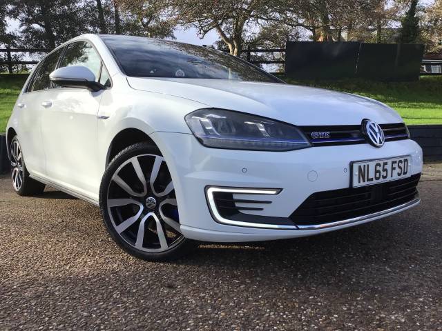 Volkswagen Golf 1.4 TSI GTE 5dr DSG Hatchback Petrol / Electric Hybrid White